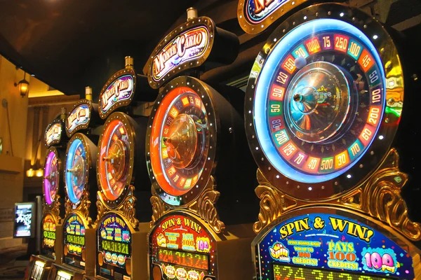 Free spin feature in Captain's Bounty